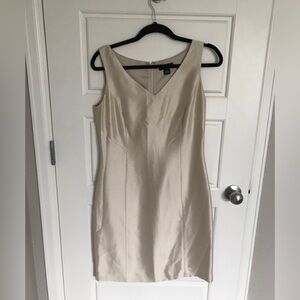 Sz 8  Ann Taylor 100% silk dress